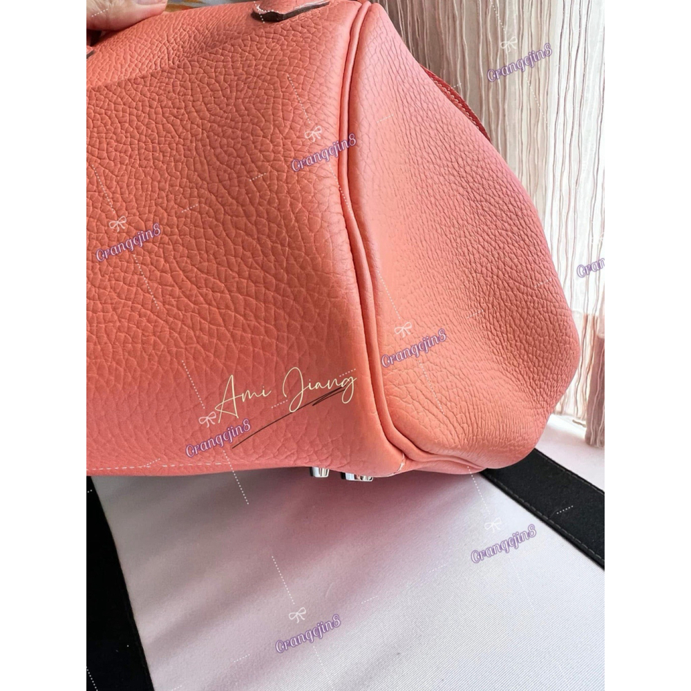 HERMES Lindy 34 Shoulder Bag Taurillon Clemence Crevette Palladium hardware - Picture 13 of 16
